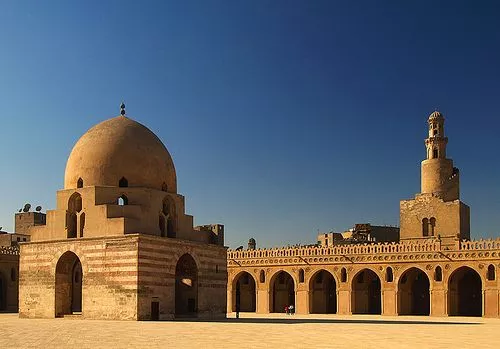 THE MOSQUE OF AHMED IBN TULUN