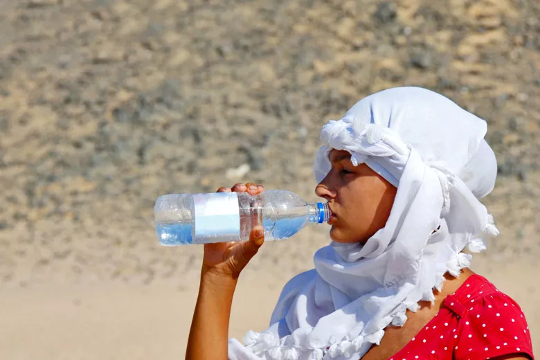 drinking-water-in-desert-ask-aladdin