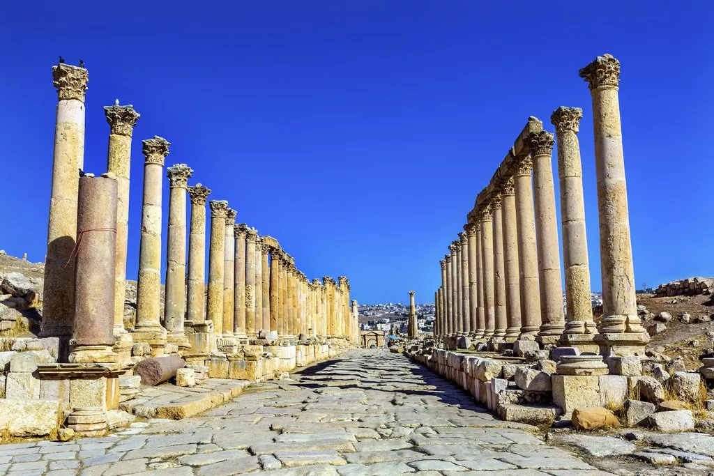 exploring-jordans-ancient-ruins-and-historical-sites
