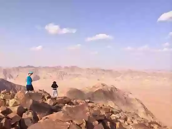 hiking-in-jordans-mountains